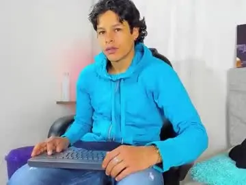 Chaturbate Adult Webcams of tommyhot7