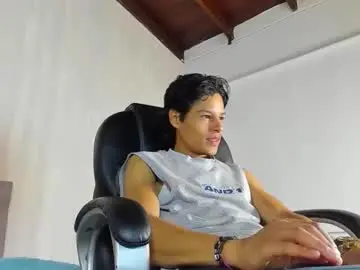 Chaturbate Live Sex Cam of tommyhot7