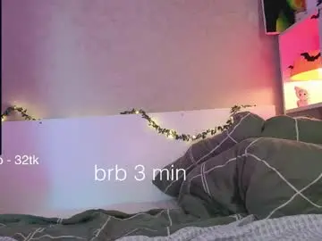 Chaturbate Live Sex Cam of elusive_mia