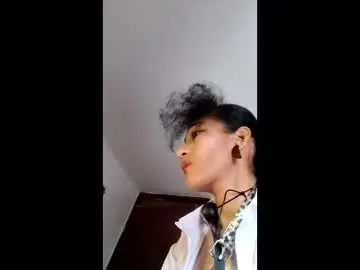 Chaturbate Free Live Porn of amelie__martinez