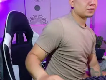 Chaturbate Free Live Porn of _robertobaggio