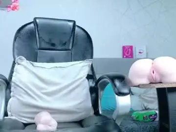 Chaturbate Live Sex Cam of milo_thompson