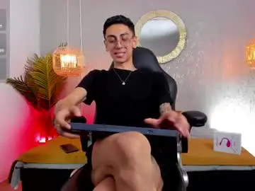 Chaturbate Best live sex cam show of gio_carangi