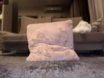 Chaturbate Live Sex Cam of chillstella