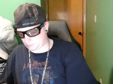 Chaturbate Free Live Porn of edwardaims_2please