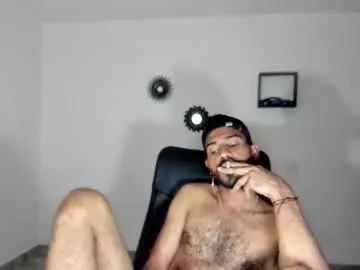 Chaturbate Free Porn Cam of bruce_1111
