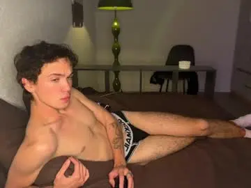 Chaturbate Live Sex Cam of xavier_200