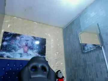 Chaturbate Live Sex Cam of tyleer_scot