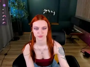 Chaturbate Live Sex Cam of c_moonie_