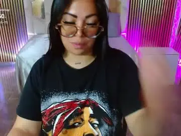 Chaturbate Live Sex Cam of martina_tay