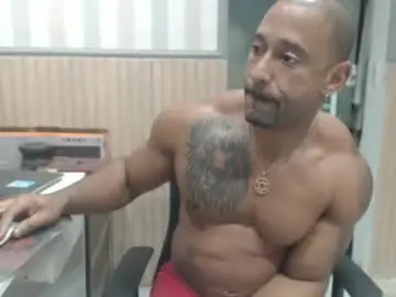 Chaturbate Live Sex Cam of hebertgomes
