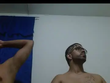 Chaturbate Nude Webcam of thehousedog
