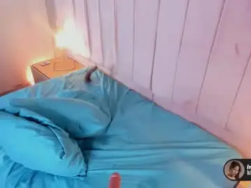 Chaturbate Free Live Porn of hillarycollins