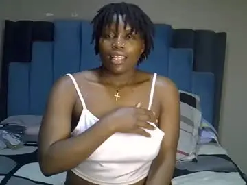 Chaturbate Free Porn Cam of melanin_moon