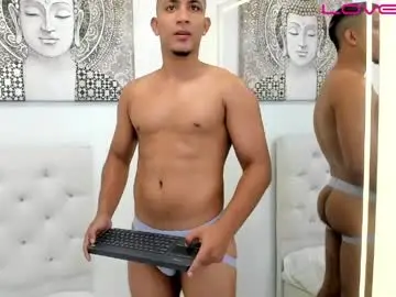 Chaturbate Live Sex Cam of chris_arthus