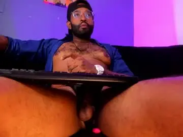 Chaturbate Best live sex cam show of logan_adams27