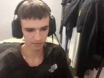 Chaturbate Live Sex Cam of miloray_