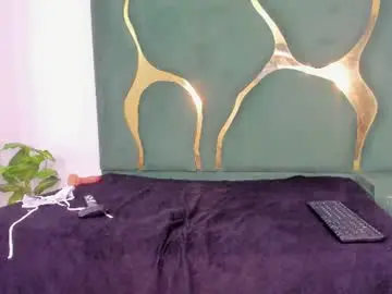 Chaturbate Nude Webcam of mila_petiteasm
