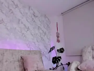 Chaturbate Live Sex Cam of missweetpeach