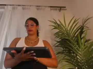 Chaturbate Live Sex Cam of chloefixxx