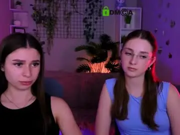 Chaturbate Live Sex Cam of flora_ri