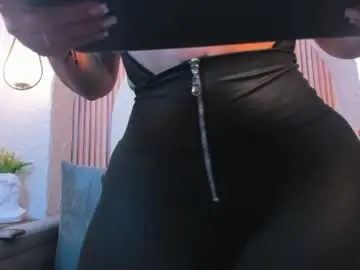 Chaturbate Watch Live Sex Cams of violeet_scottt