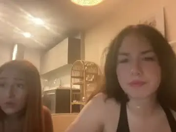 Chaturbate Live Sex Cam of itsleaa