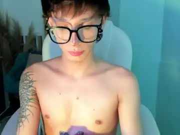 Chaturbate Live Sex Cam of andywiills