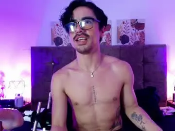 Chaturbate Live Porn of ethan_briggs
