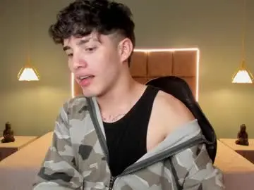 Chaturbate Live Porn of alejootwink