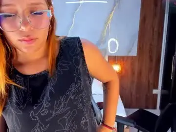 Chaturbate Live Sex of mia_18v