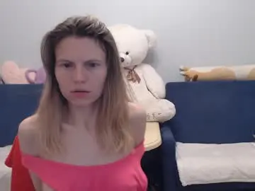 Chaturbate Live Sex Cam of shy_moony