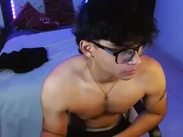 Chaturbate Live Sex Cam of mr_yisuz