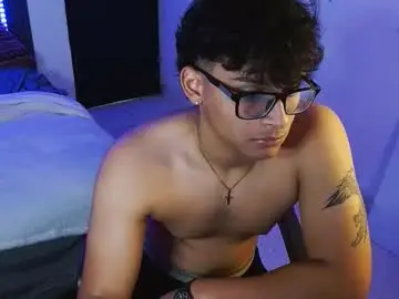 Chaturbate Nude Webcam of mr_yisuz