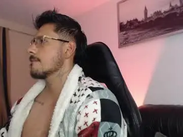 Chaturbate Sex Cam of mr_real_aaron