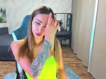 Chaturbate Best live sex cam show of berry_lipsss