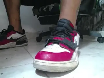 Chaturbate Sex Cam of srfindomfeet_