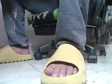 Chaturbate Watch Live Sex Cams of srfindomfeet_