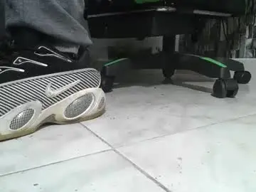 Chaturbate Live Porn of srfindomfeet_
