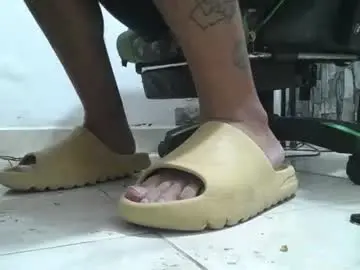 Chaturbate Best live sex cam show of srfindomfeet_