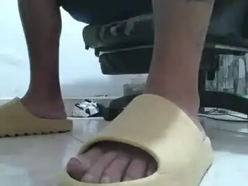 Chaturbate Free Porn Cam of srfindomfeet_