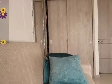 Chaturbate Best live sex cam show of emilyguss