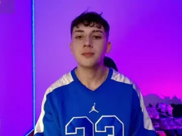 Chaturbate Sex Cam of oliver_kyy