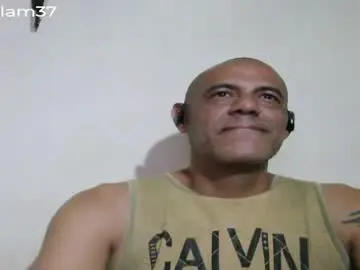 Chaturbate Nude Webcam of retlam37