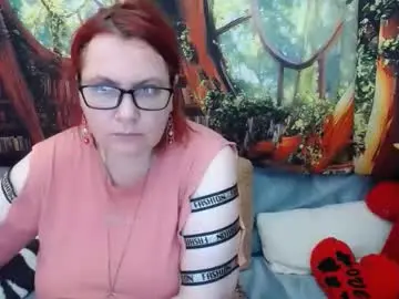 Chaturbate Adult Video Chat of dyannelovee
