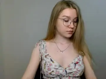 Chaturbate Live Sex Cam of abbymoore__