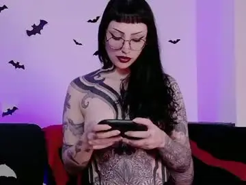 Chaturbate Live Sex Cam of herinfernalmajesty