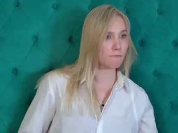 Chaturbate Adult Webcam of elaravoltage