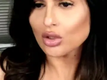 Chaturbate Free Live Porn of kxaxmichelle