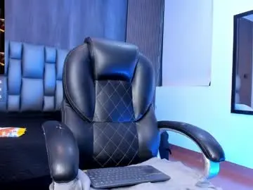Chaturbate Live Sex Cam of hottiesjuls